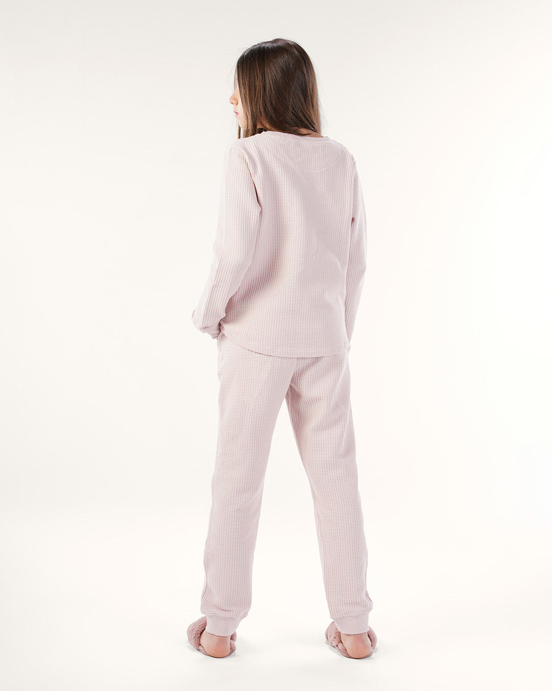 طقم بنطلون جاكارد وتوب كُم طويل قبل الشتاء