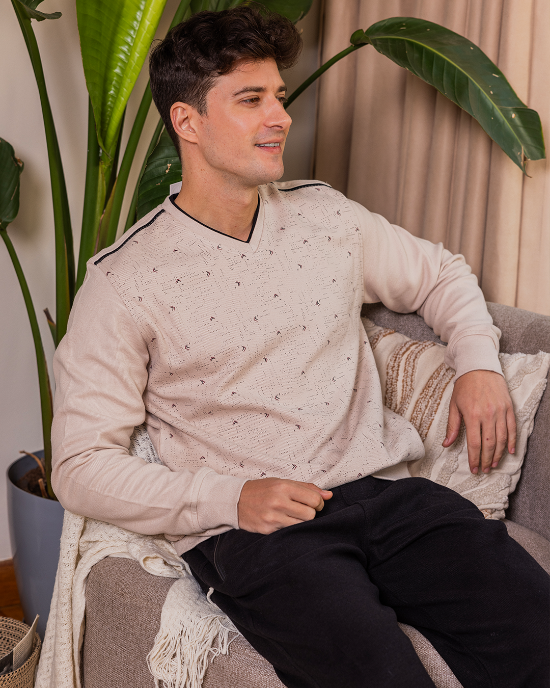 الصدر مطبوع  بنطلون ساده V بيجامه رجالي رقبه