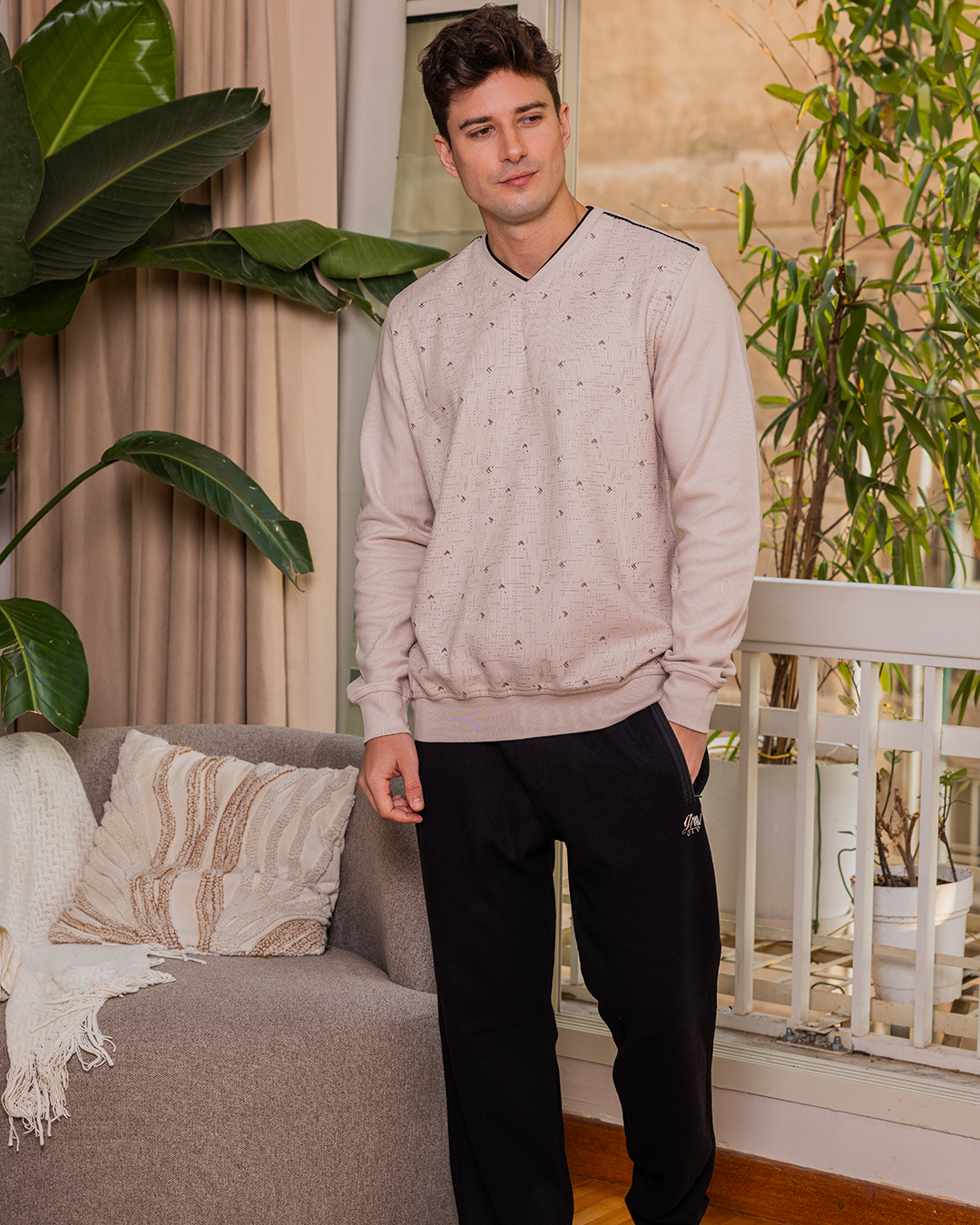 الصدر مطبوع  بنطلون ساده V بيجامه رجالي رقبه