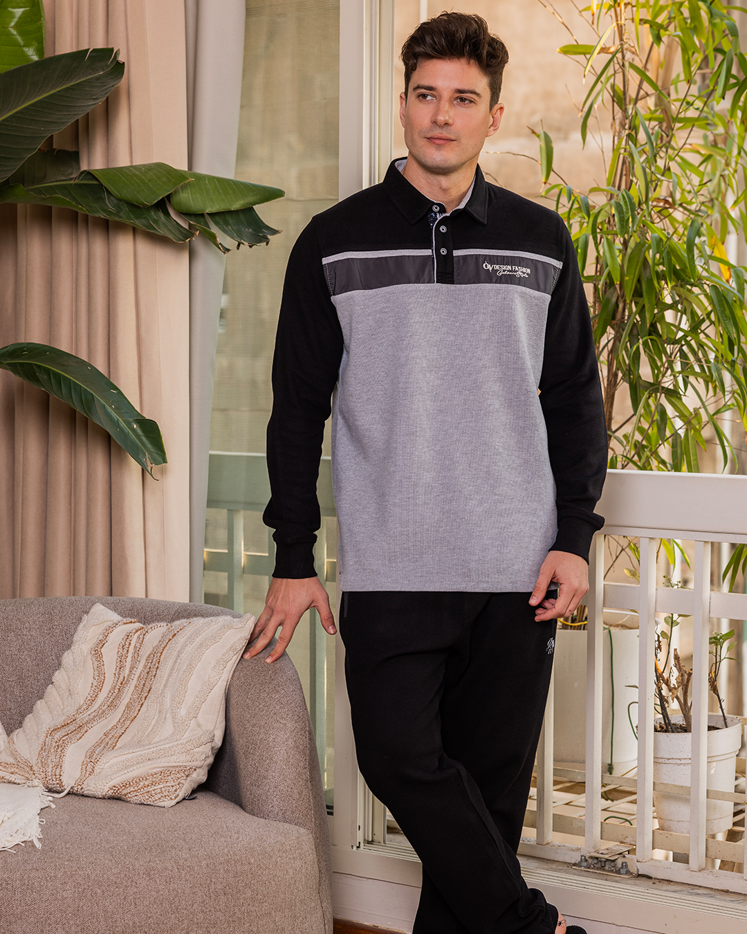 G/V design fashion men's pajamas with a collar and buttons on the chest and plain pants