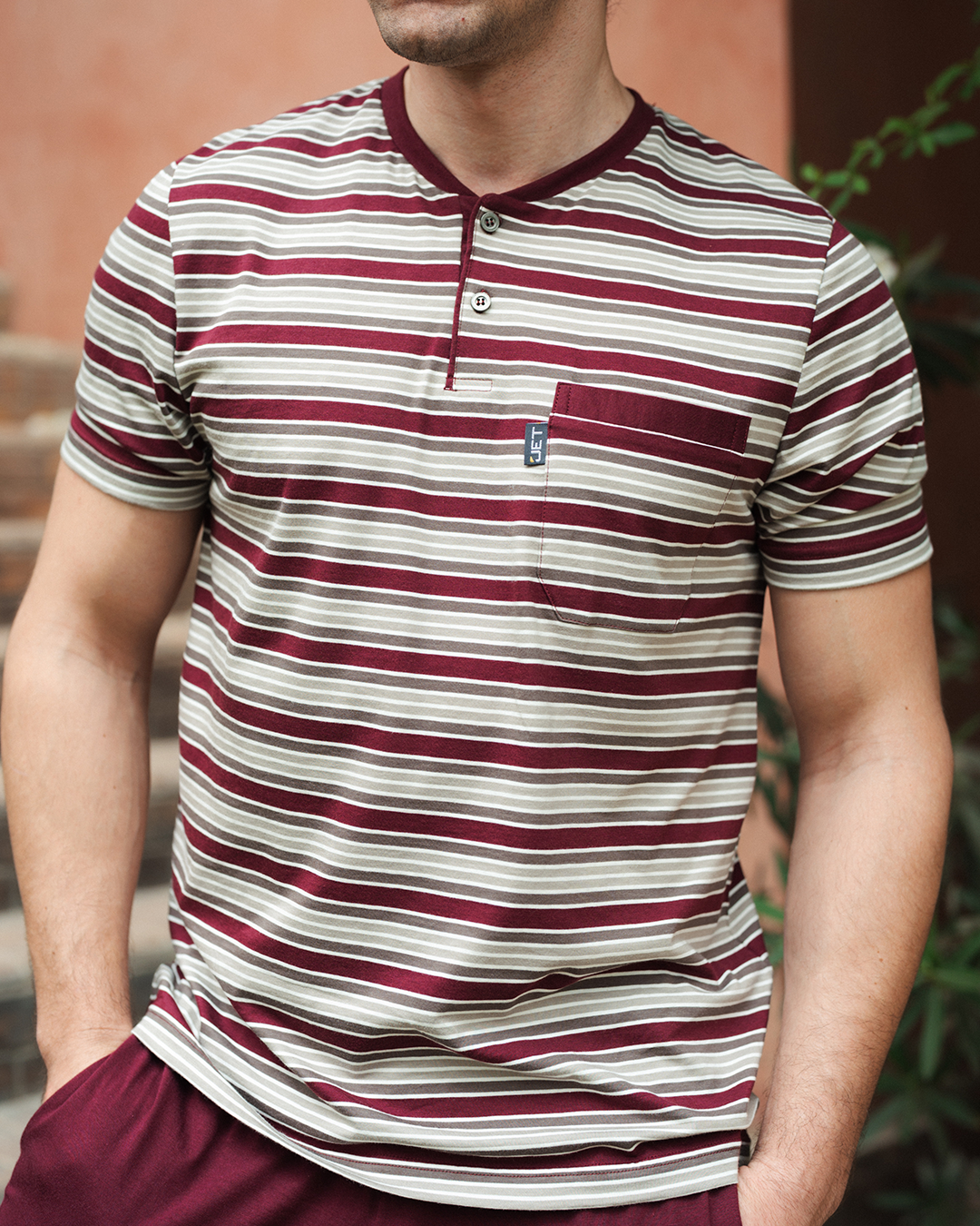 V بيجاما رجالى سترايبر نصف كم و بنطلون ساده