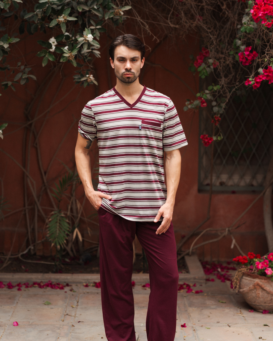 بيجاما رجالى سترايبر بزراير نصف كم و بنطلون ساده