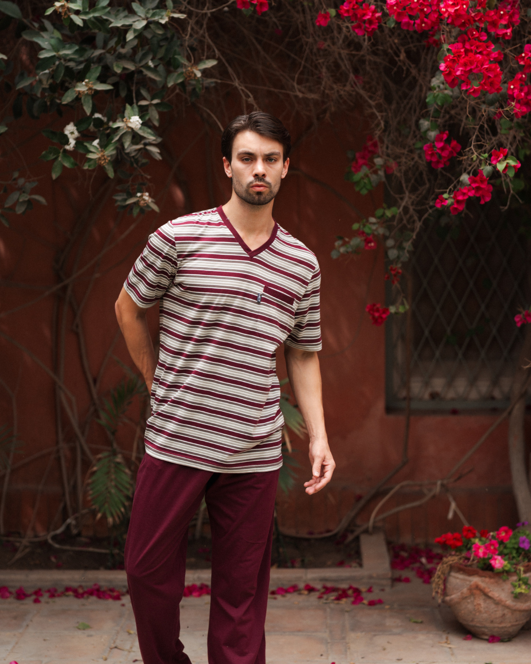 بيجاما رجالى سترايبر بزراير نصف كم و بنطلون ساده