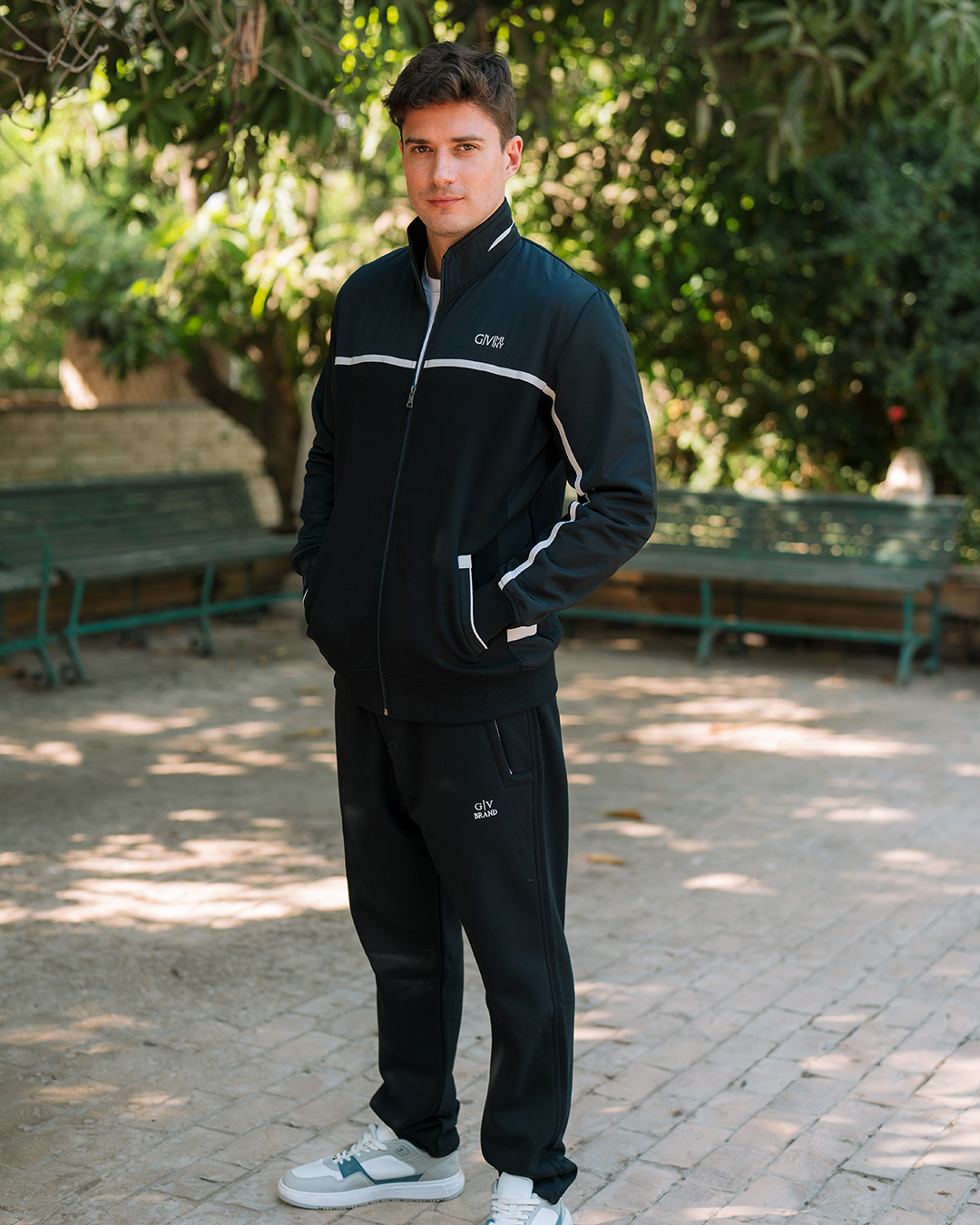 G/V Men's Pajamas with an open collar and zipper and pockets with a line on the chest