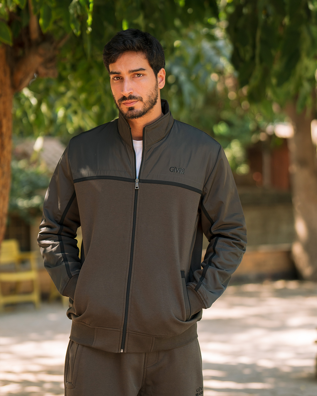 G/V Men's Pajamas with an open collar and zipper and pockets with a line on the chest