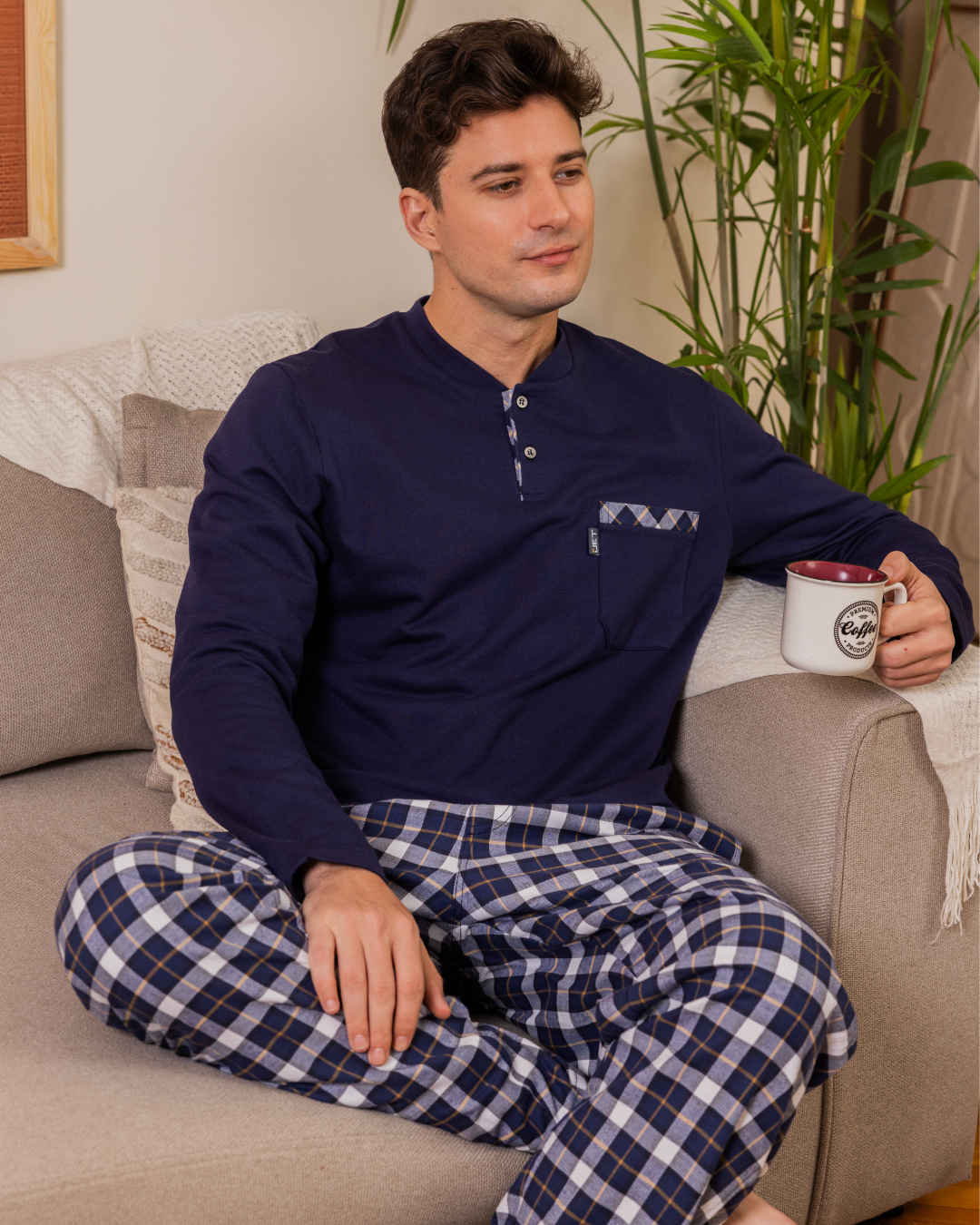 Men's pajamas, plain long-sleeved T-shirt with round neck, button-down collar, chest pocket and checkered pants