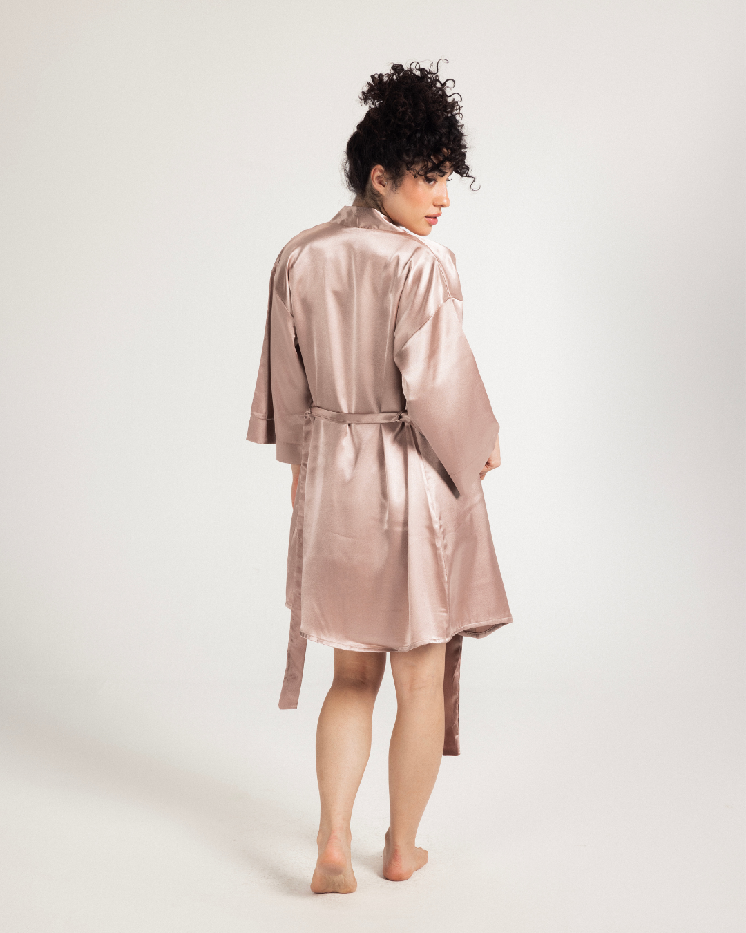 روب ساتان نص كم