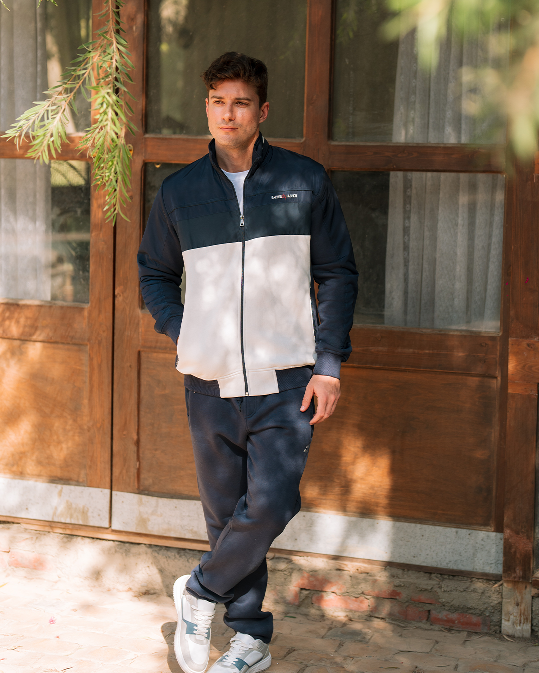 GALVANI G/V FASHOIN Men's Pajamas with Open Collar and Zipper and Pockets