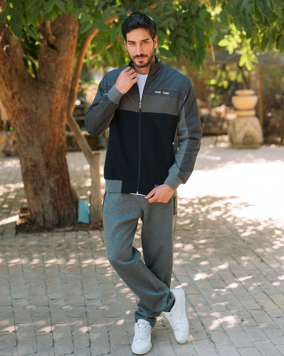 GALVANI G/V FASHOIN Men's Pajamas with Open Collar and Zipper and Pockets