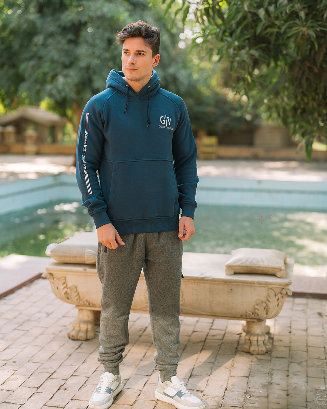 G/V GALVANI EXCHANGE Men's hooded pajama with pockets and chest print