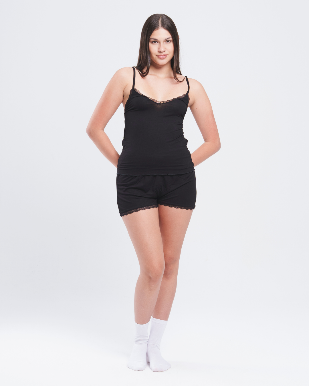 بيجاما حريمي شورت و توب حمالة بدانتل