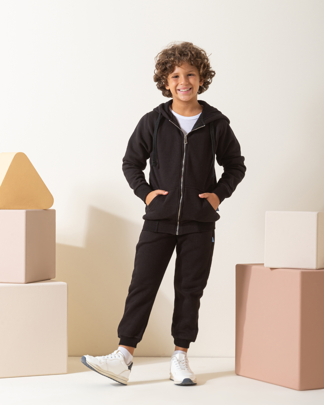 سويت شيرت بسوستة وكابشون تو اس