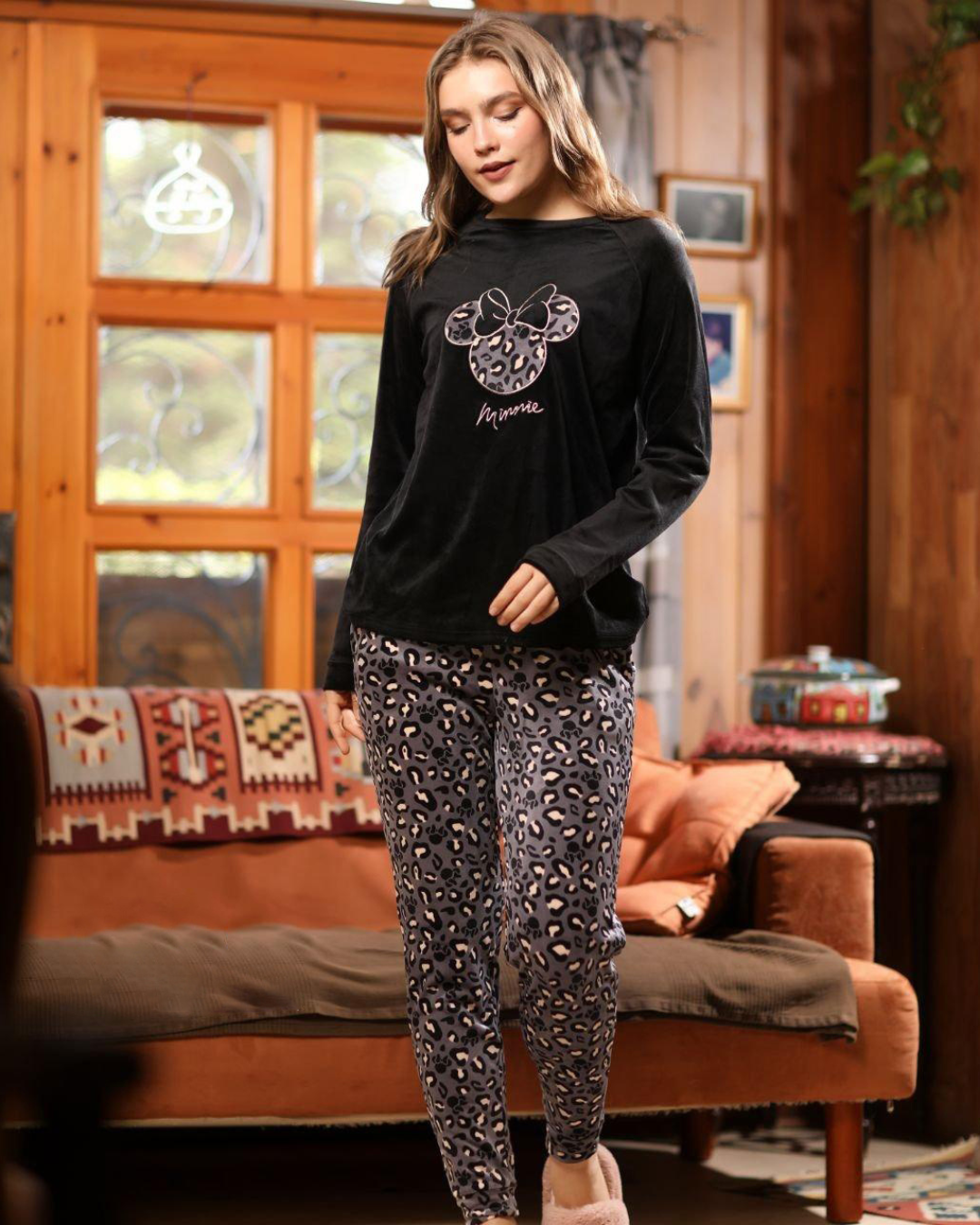 Mimi بيجامه حريمي طباعه علي الصدر ميمي