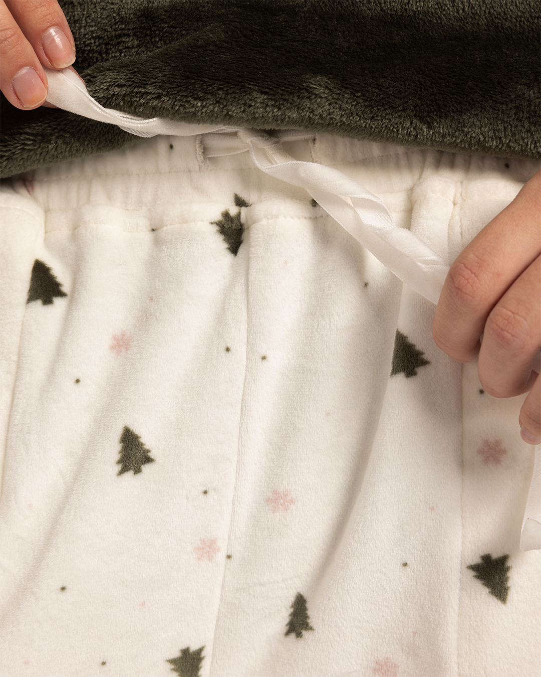 بيجاما قطيفه سحر الشتاء