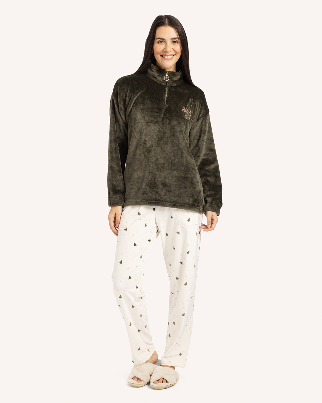 بيجاما قطيفه سحر الشتاء