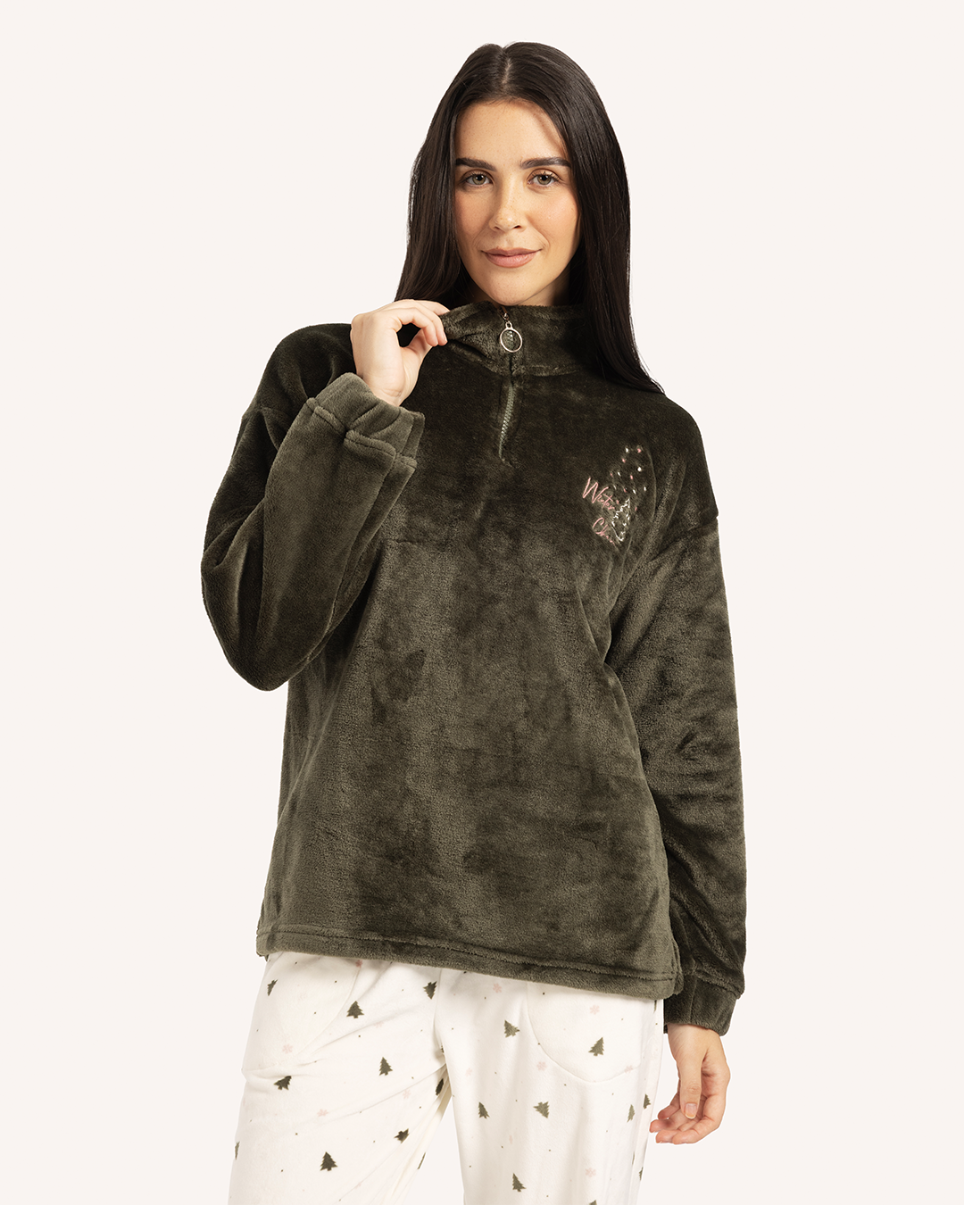 بيجاما قطيفه سحر الشتاء