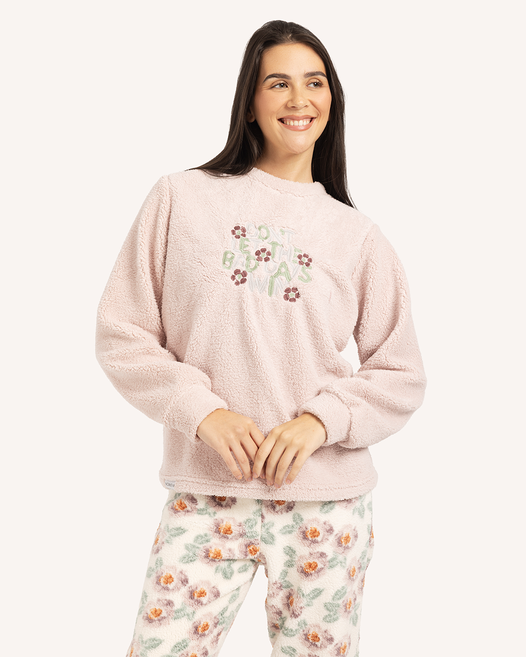 بيجاما بنطلون ورود و توب بكم