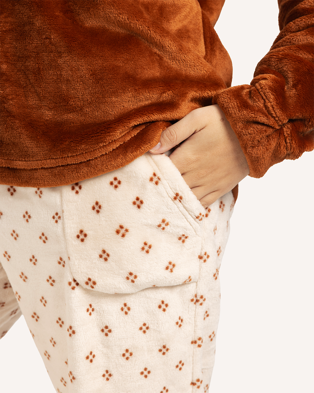 بيجاما بولار احضان الدافئه