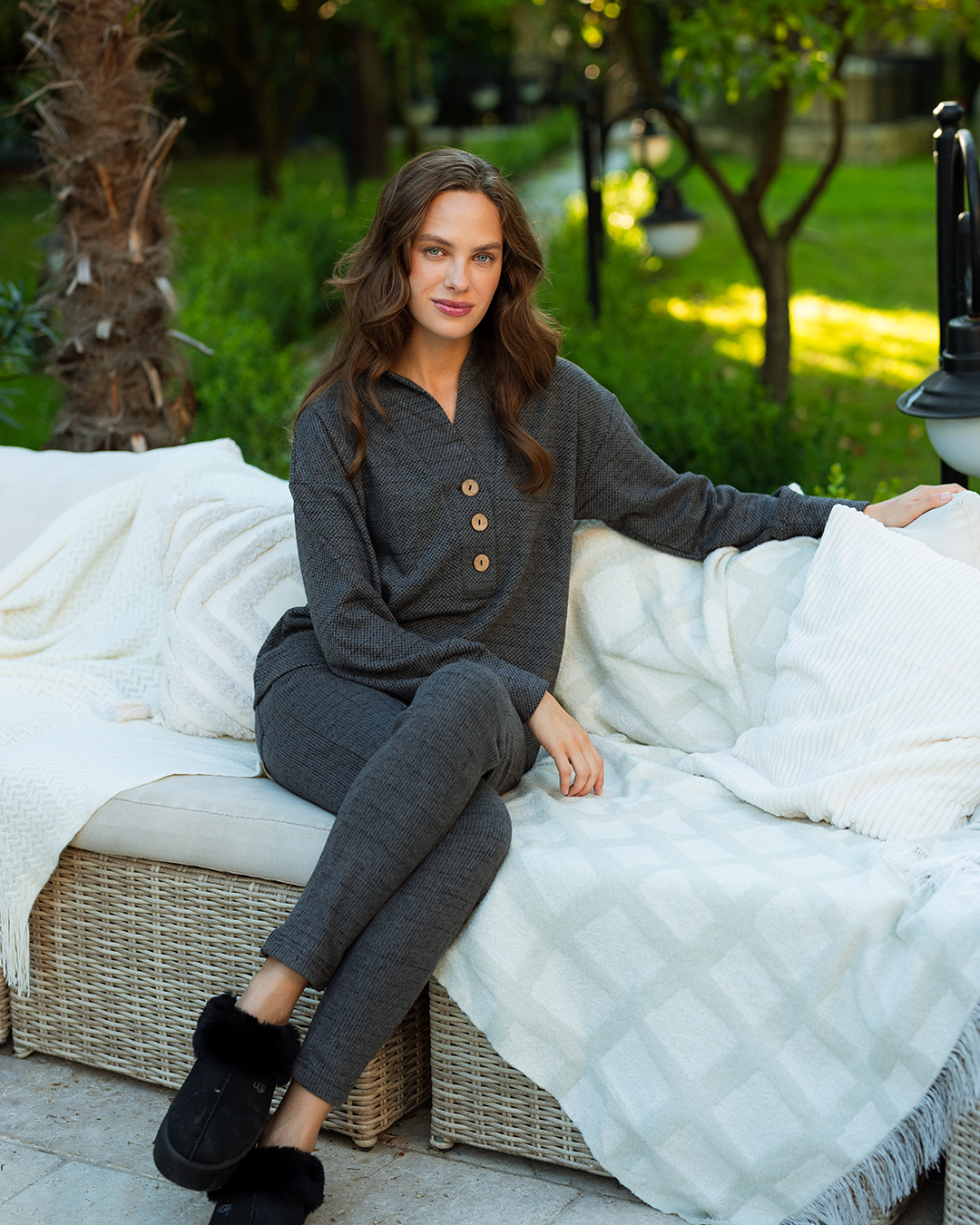 طقم جاكارد خروج بجيب و زراير