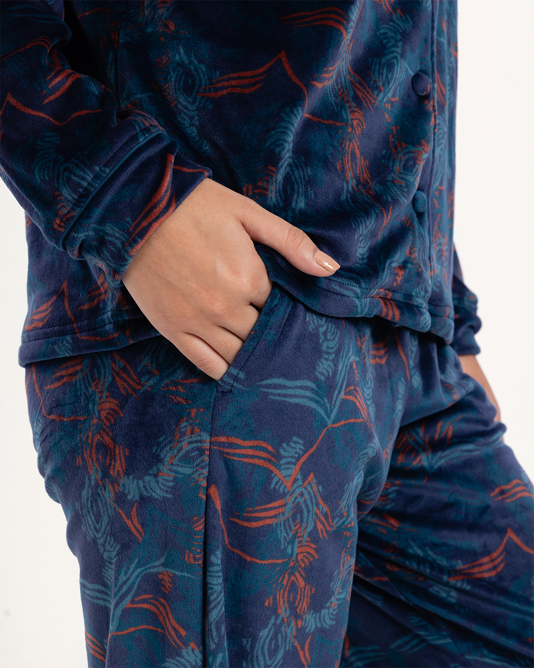 بيجاما كلاسيك بزراير تايجر