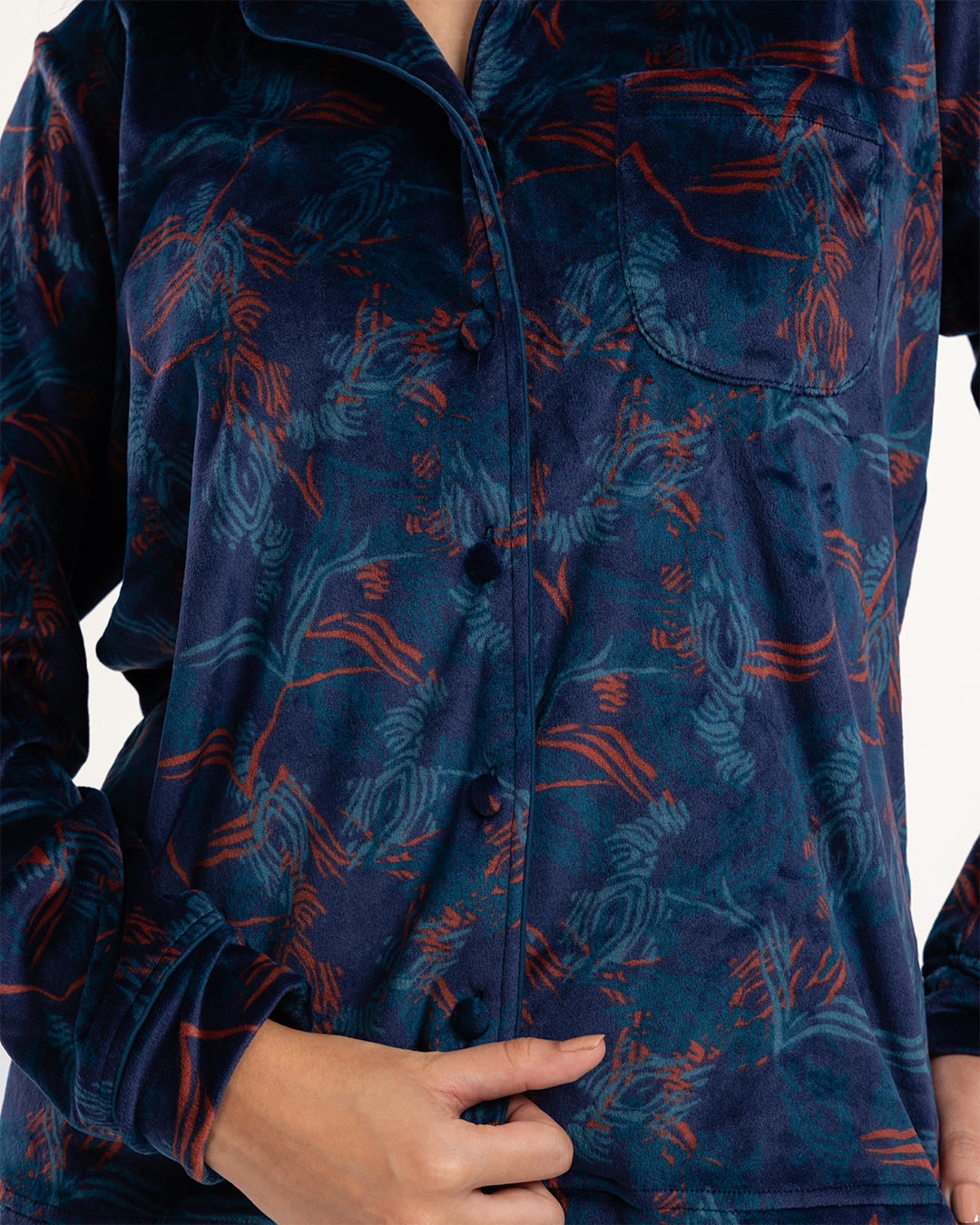 بيجاما كلاسيك بزراير تايجر