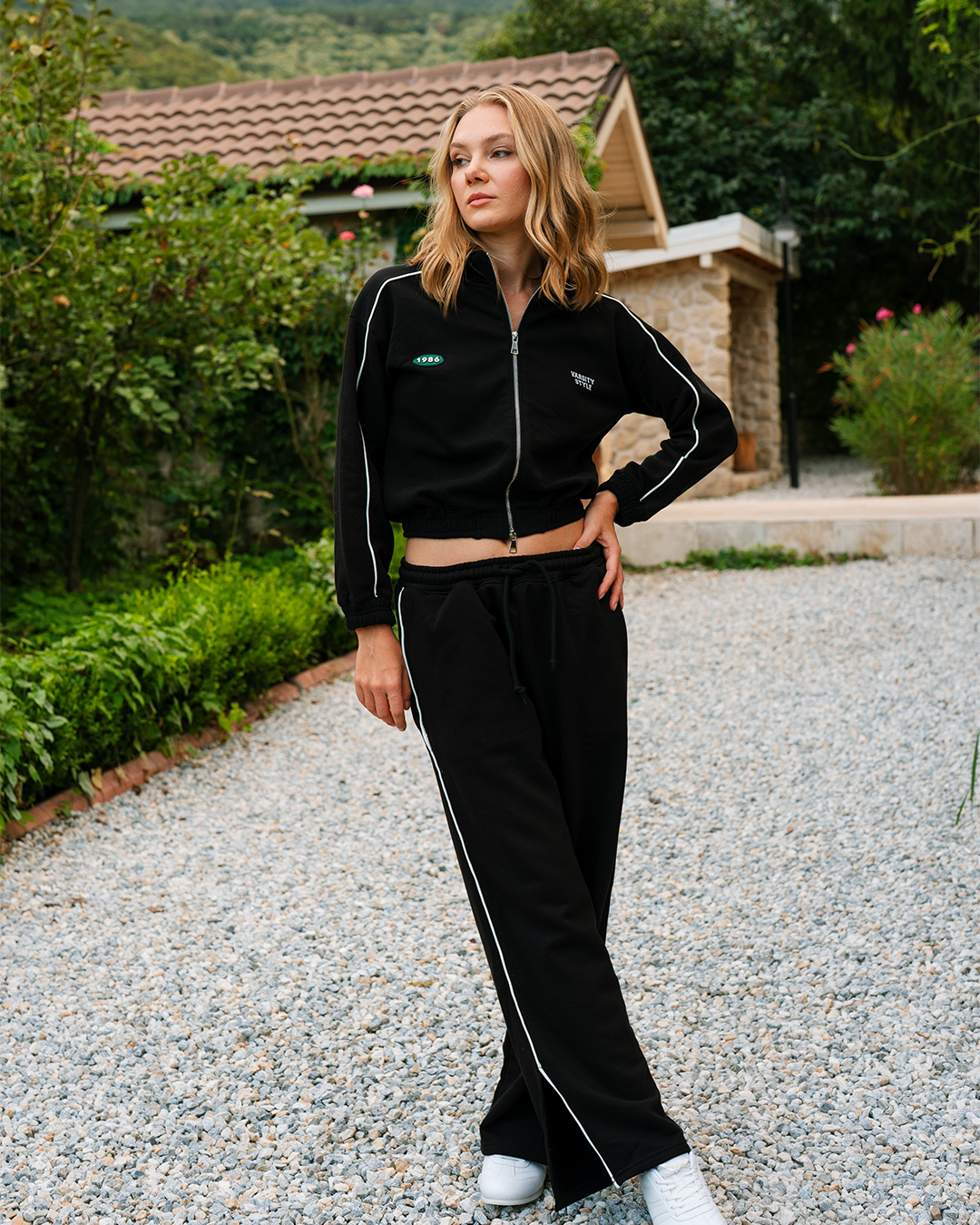 طقم حريمي رياضي كولة عالية