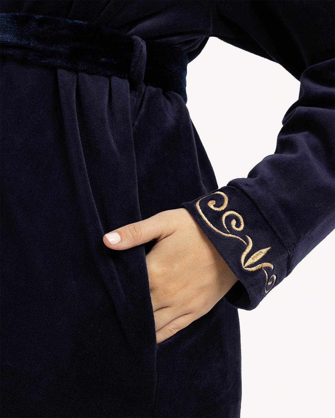 روب حريمي كول شال قطيفة