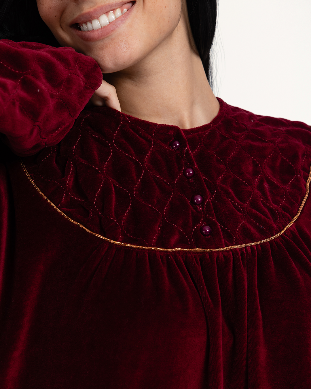 جلابية بزراير و تطريز أندلسي