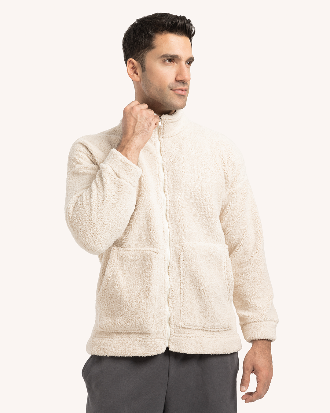 جاكت رقبة عالية