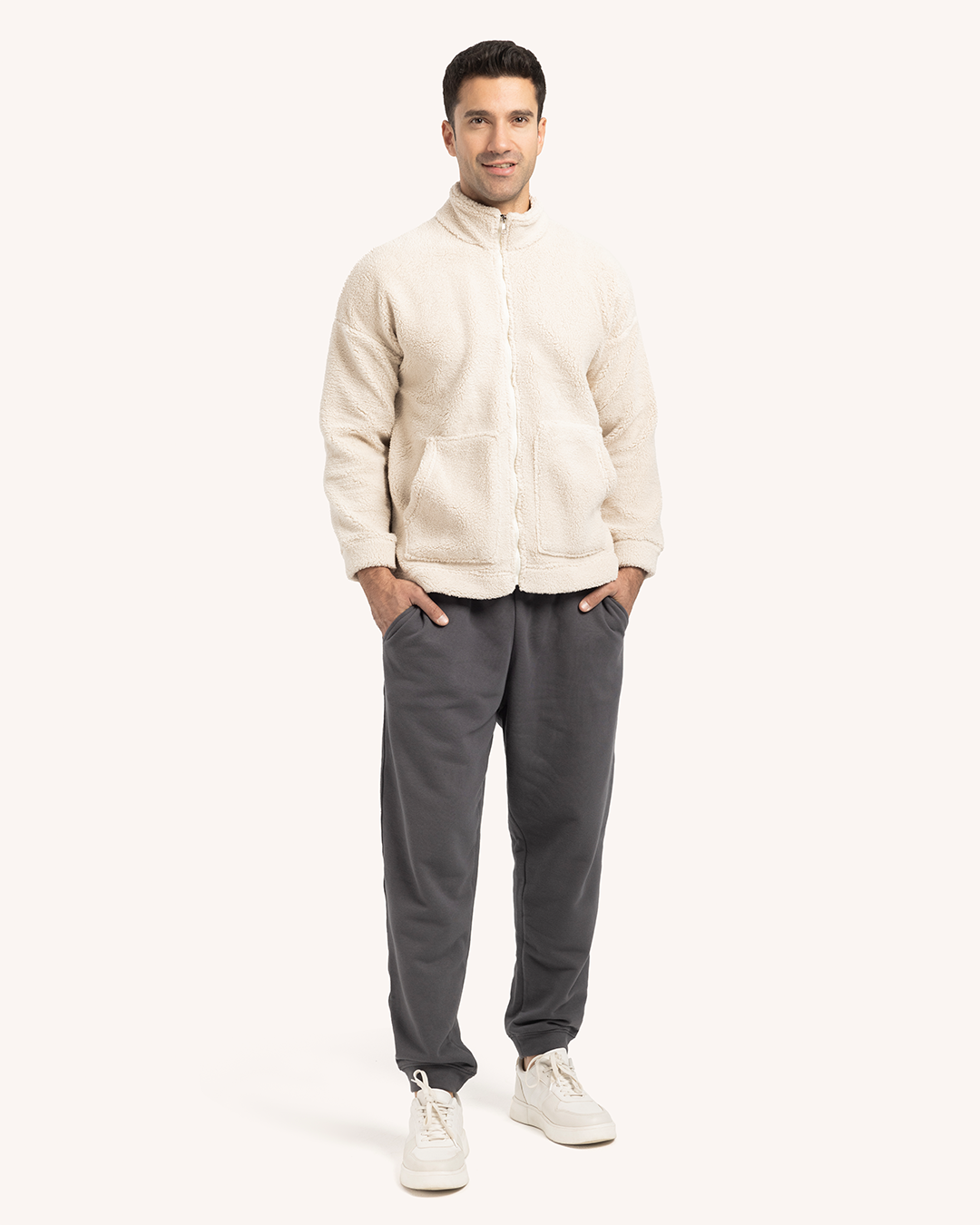 جاكت رقبة عالية