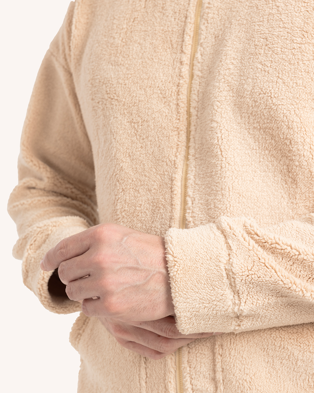 جاكت رقبة عالية