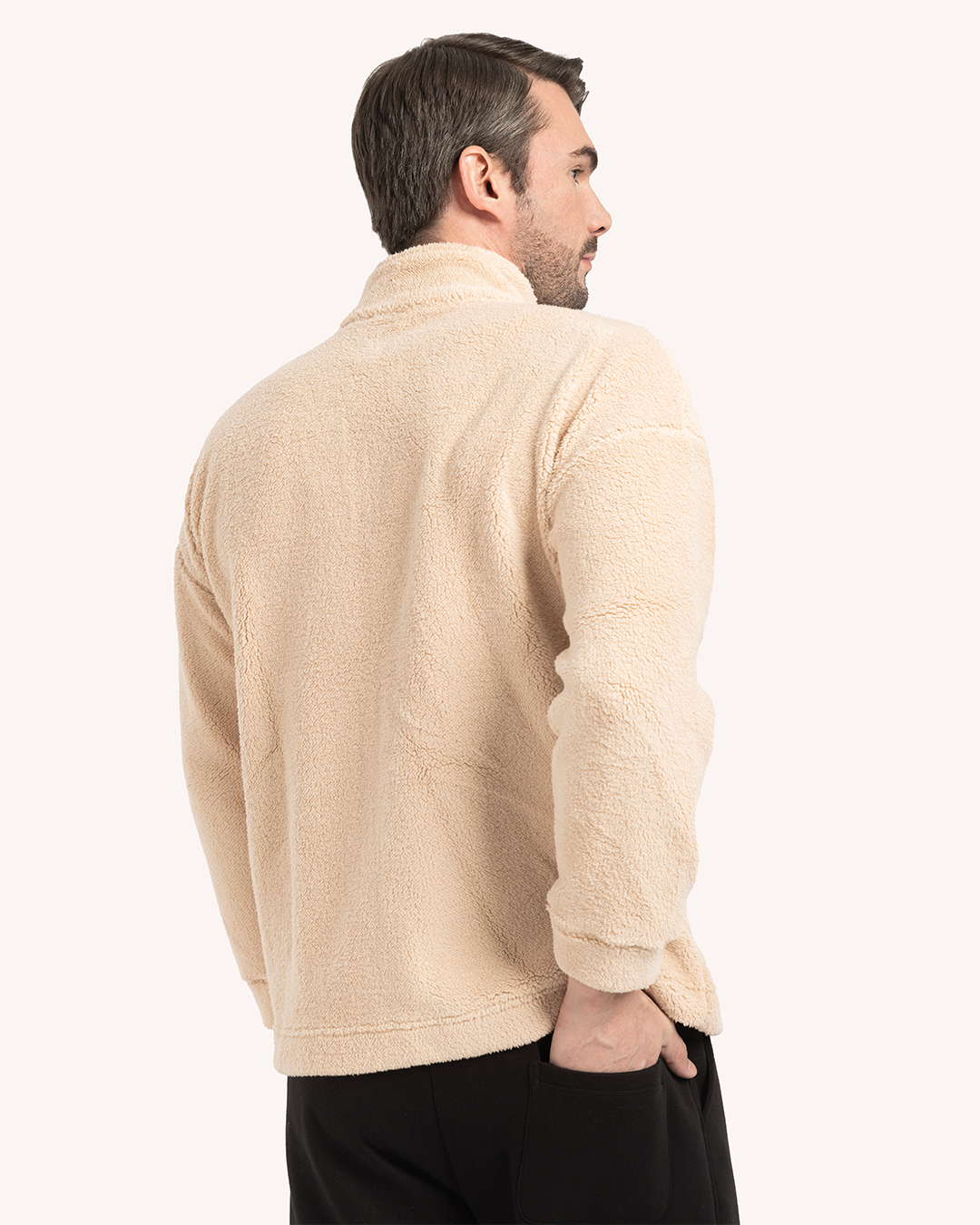 جاكت رقبة عالية