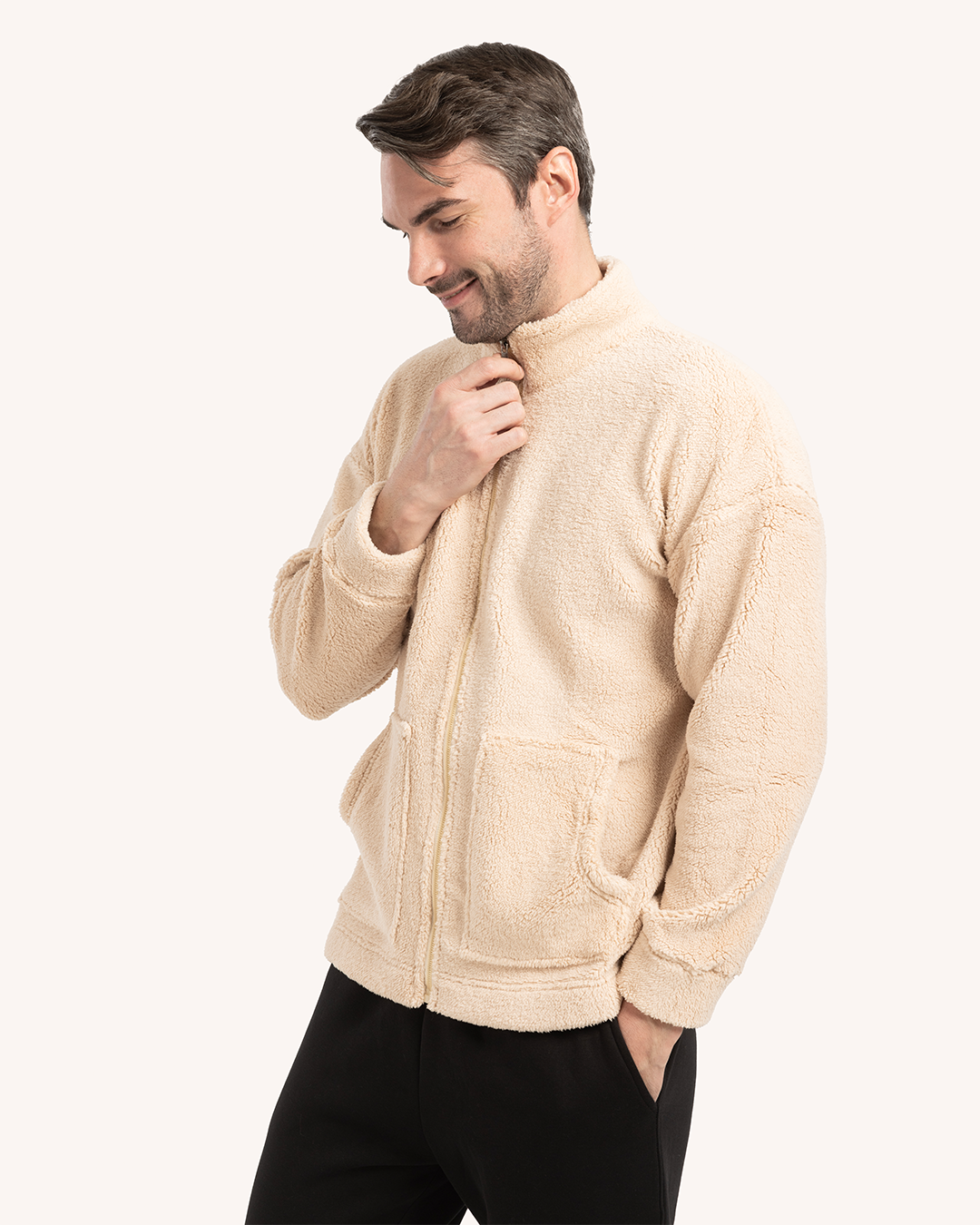 جاكت رقبة عالية