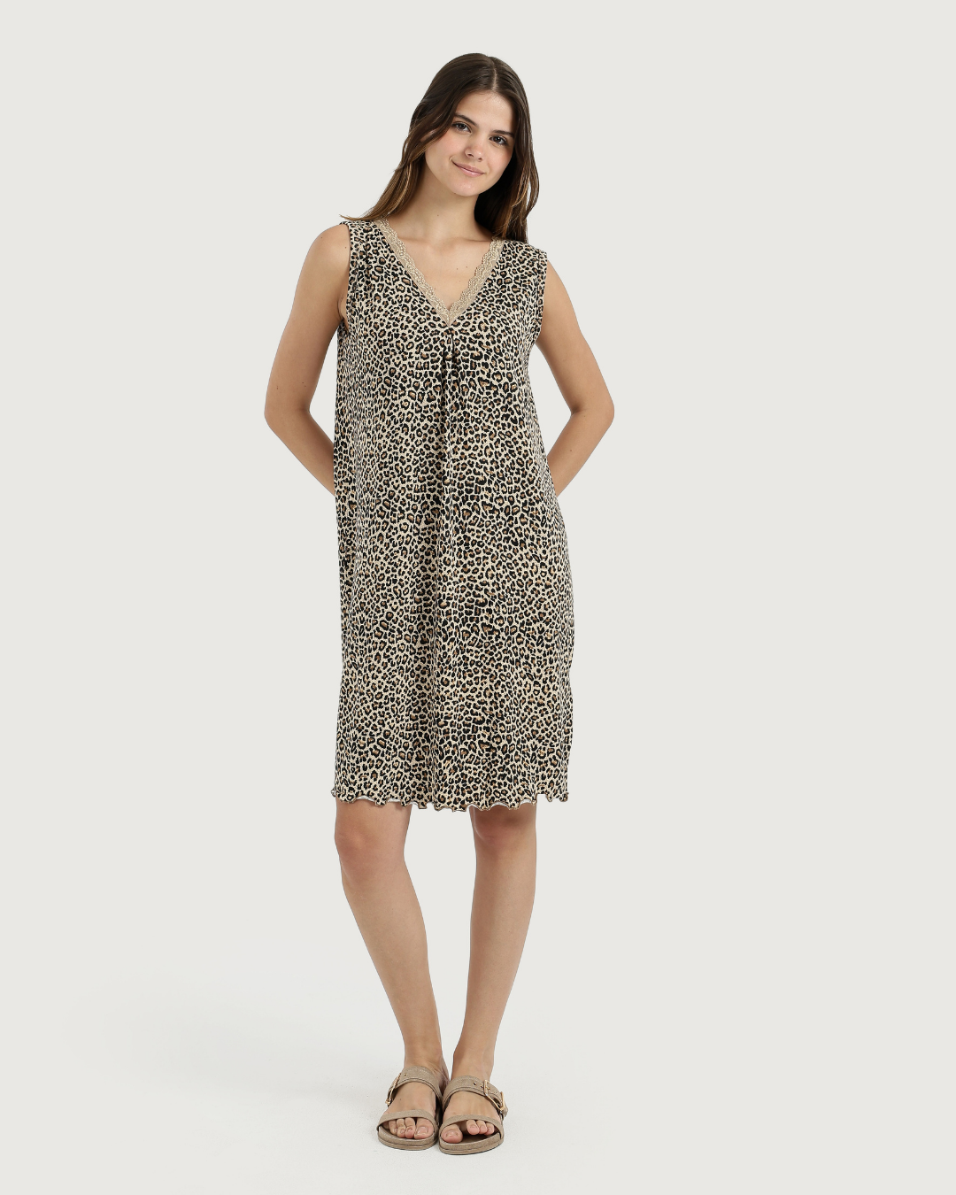 قميص حريمى V كت تايجر