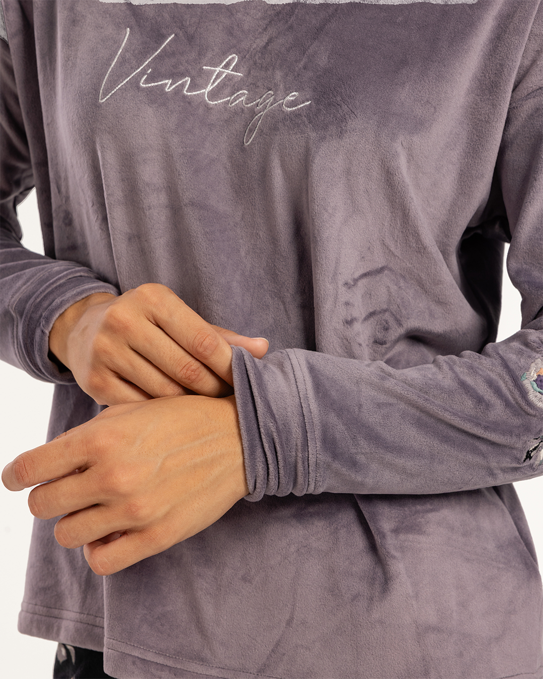 بيجاما ورود على الاكمام