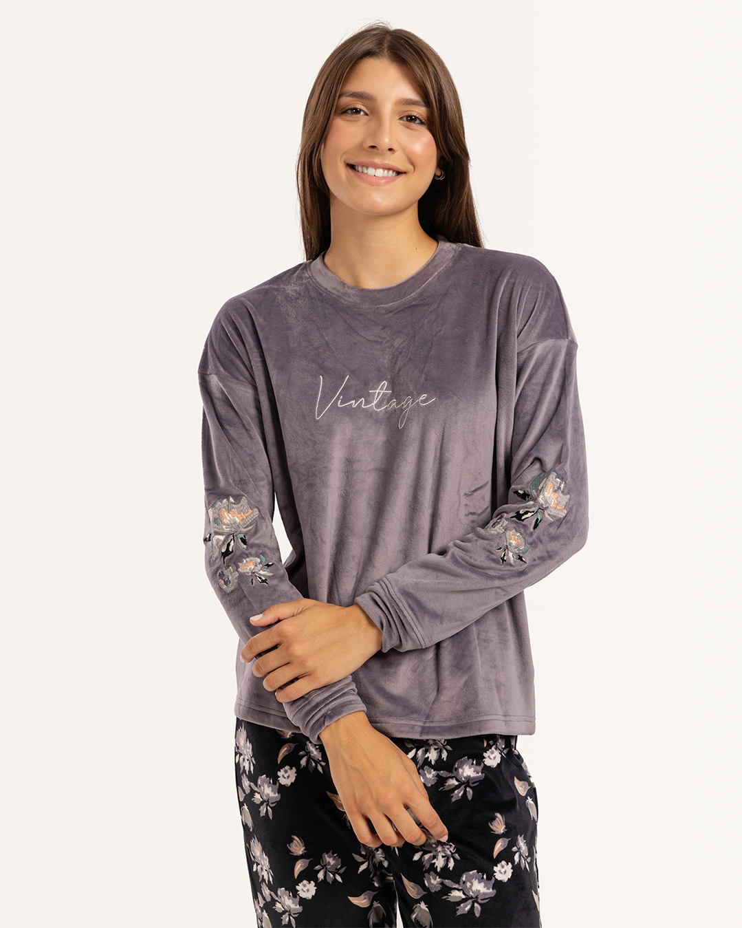 بيجاما ورود على الاكمام