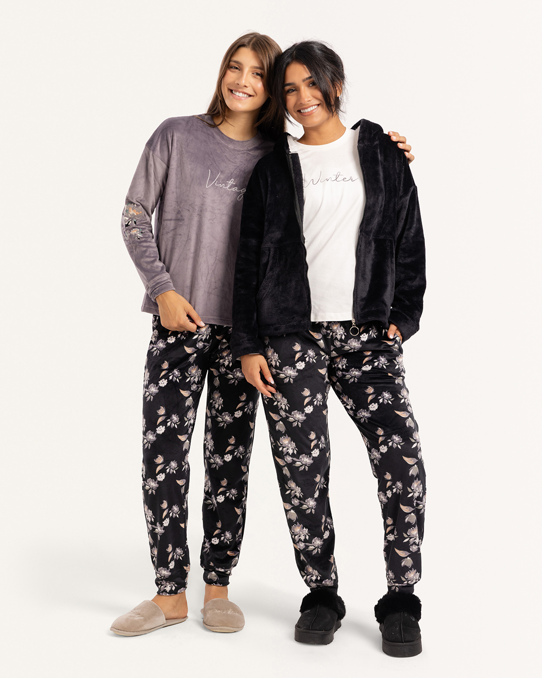 بيجاما ورود على الاكمام