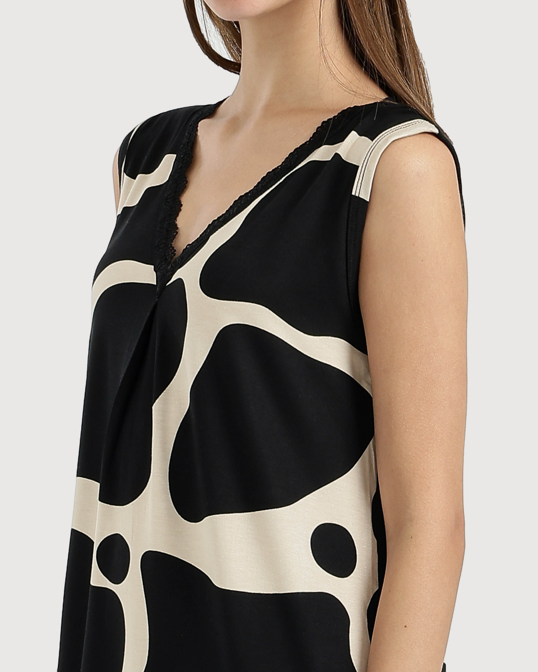 قميص حريمى V كت طباعه