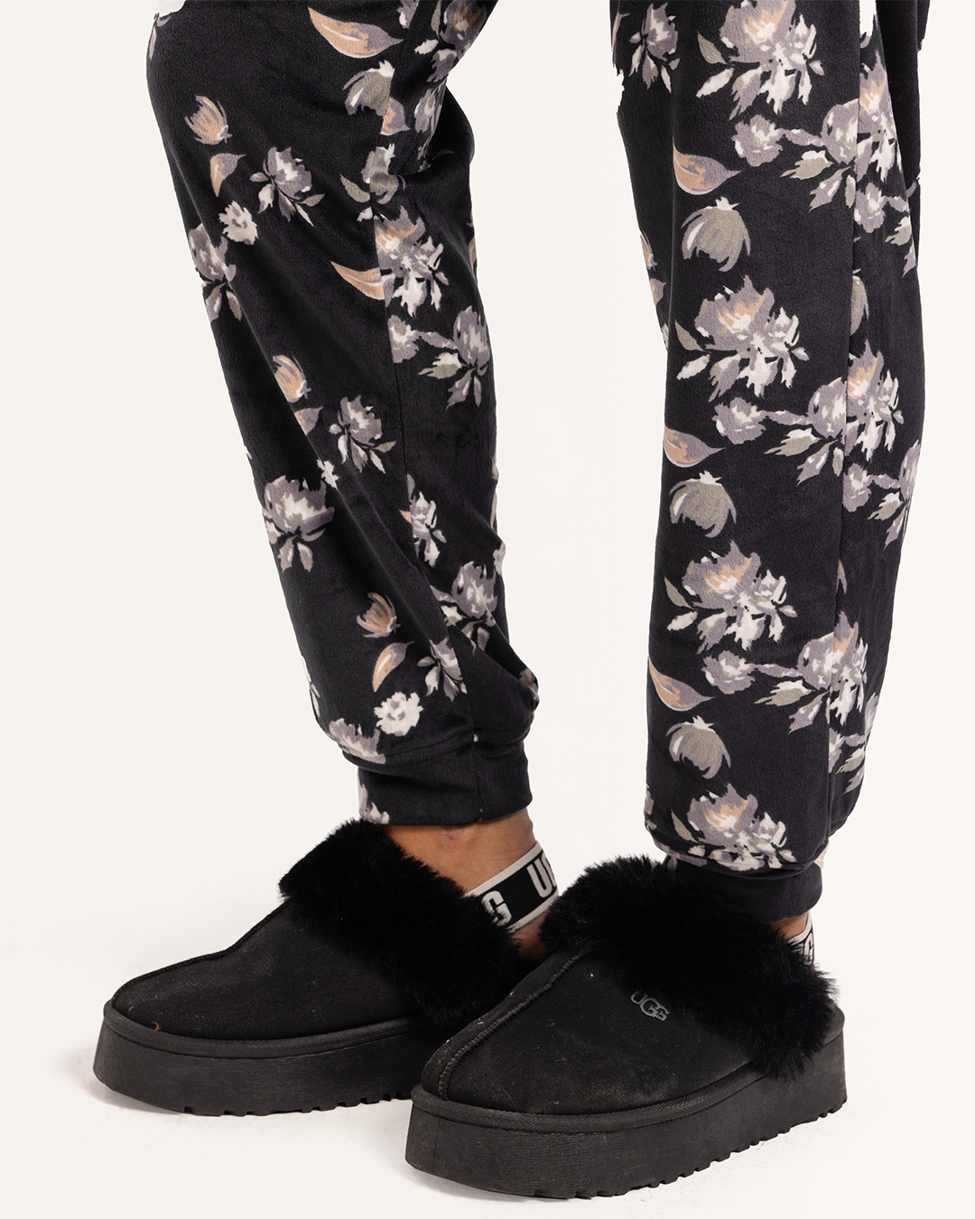 بيجاما 3 قطع ورود الشتاء