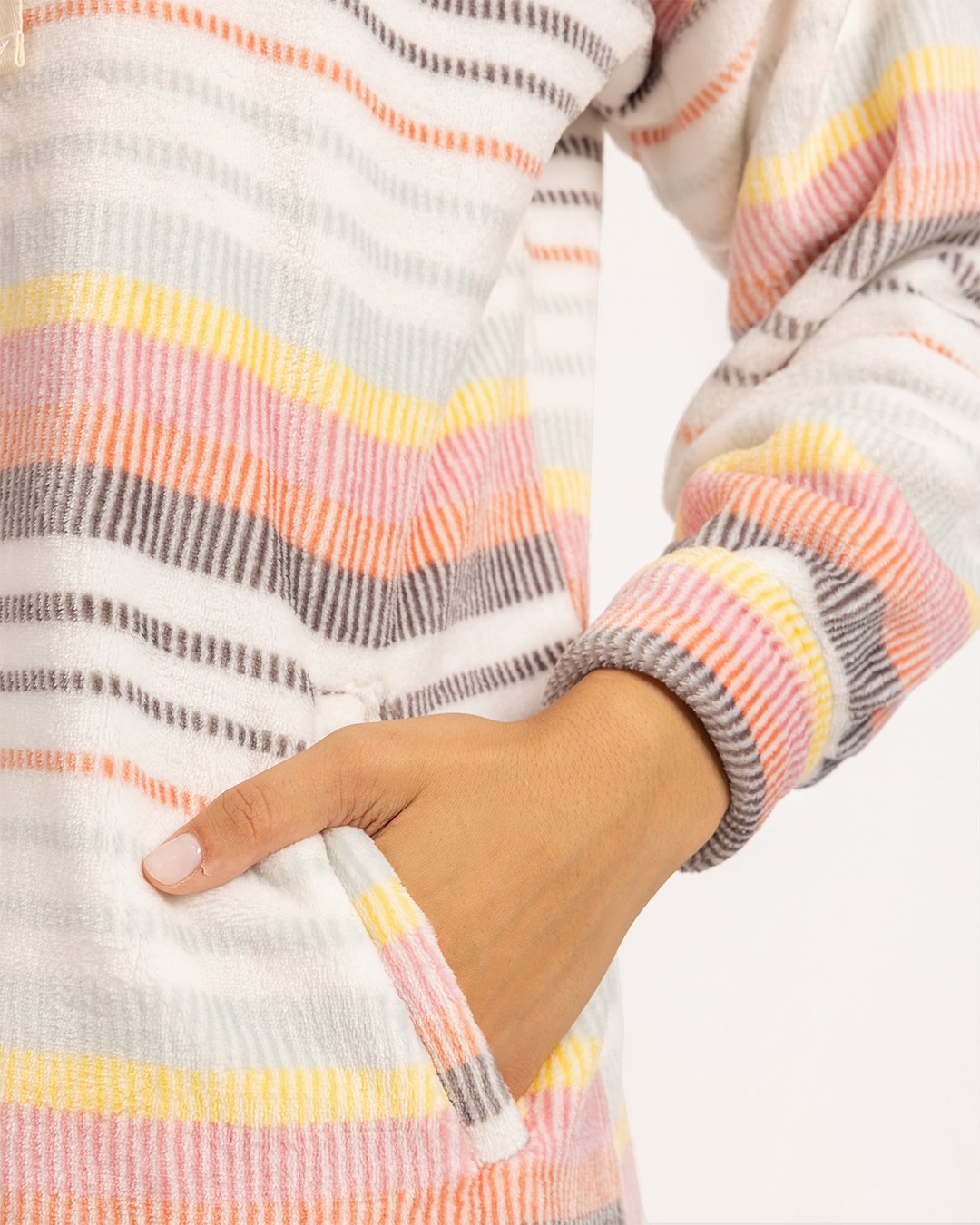 فستان شتوي بكابيشوه و كم طويل مخطط