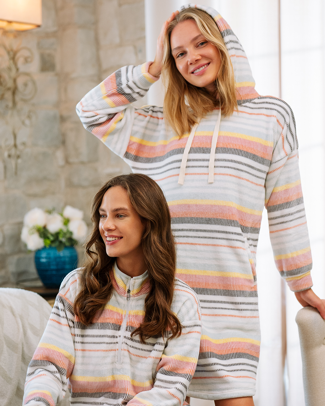 فستان شتوي بكابيشوه و كم طويل مخطط