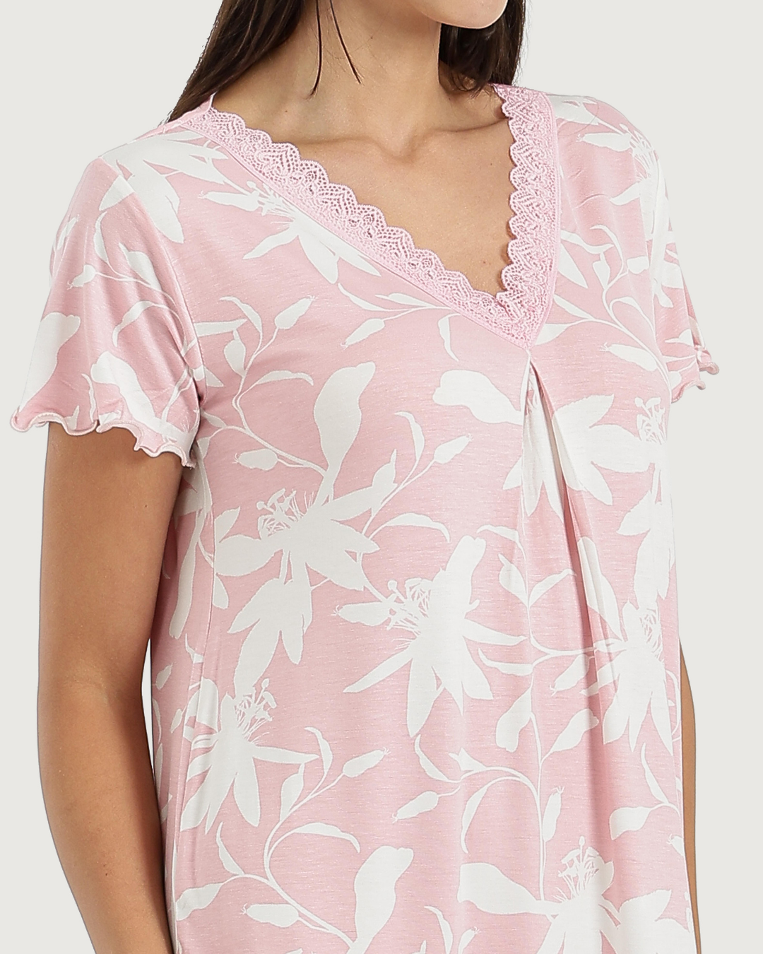 قميص حريمى V نص كم ورد