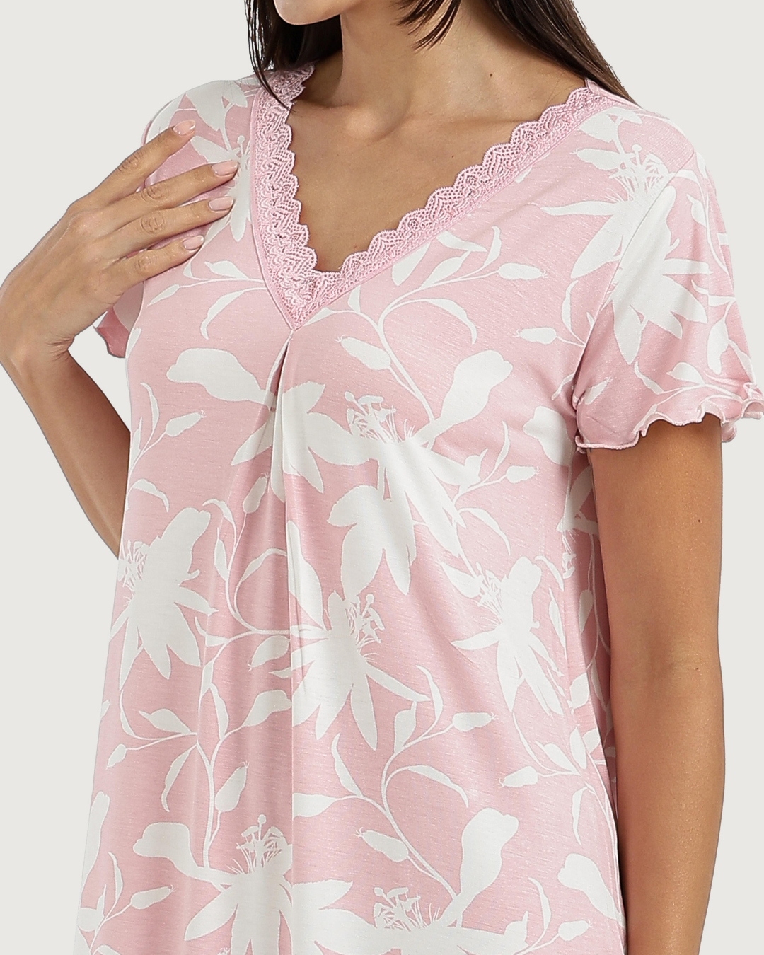 قميص حريمى V نص كم ورد