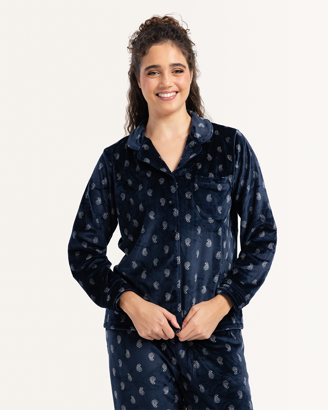 بيجاما كلاسيك بزراير قطيفه