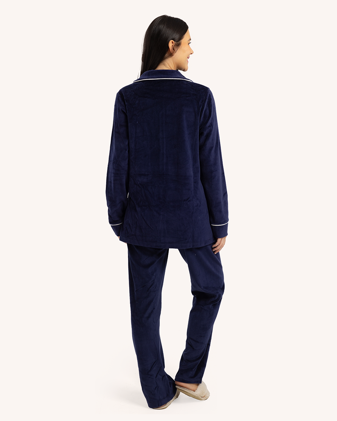 بيجاما حريمي كلاسيك قطيفة