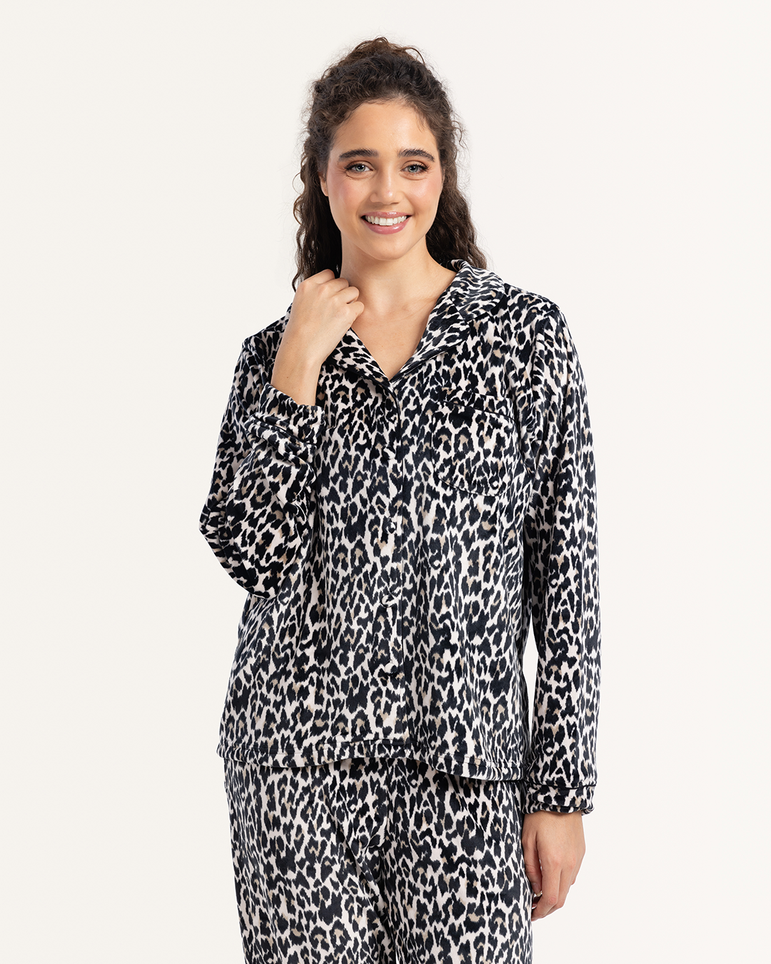 بيجاما كلاسيك قطيفه بزاير