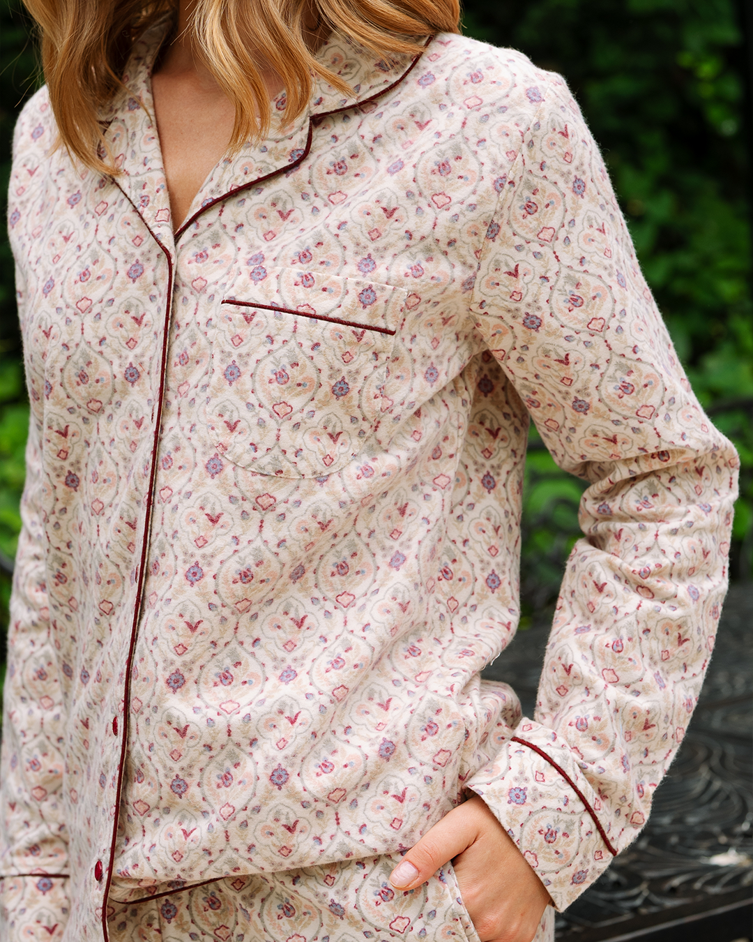 بيجاما كلاسيك بزراير فن أندلسي