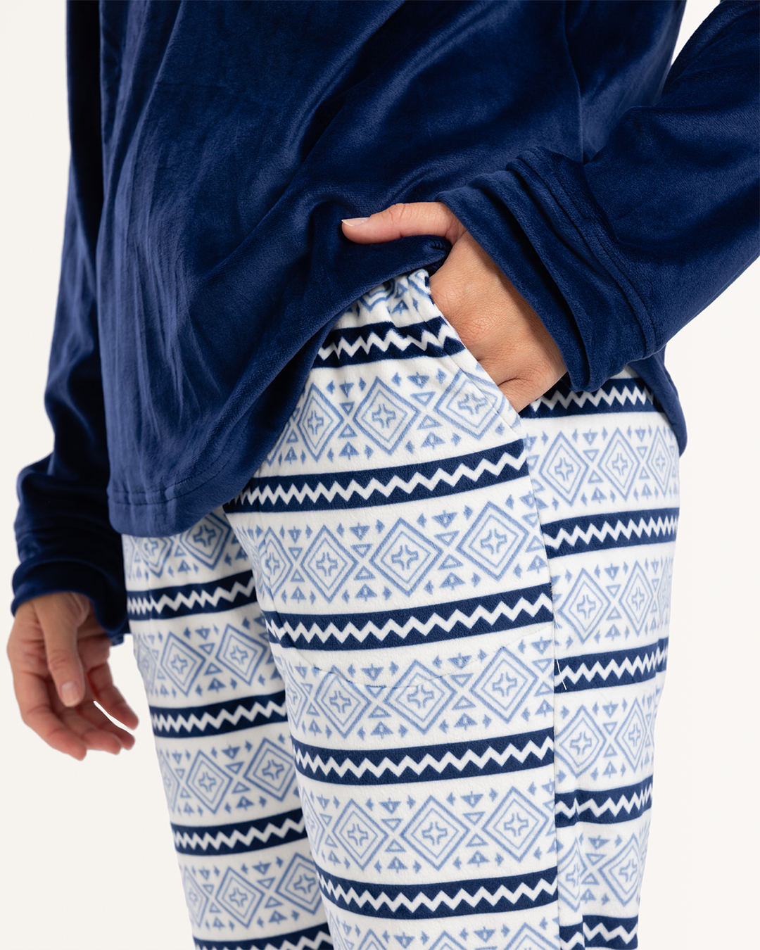 بيجاما قطيفه اجواء شتويه