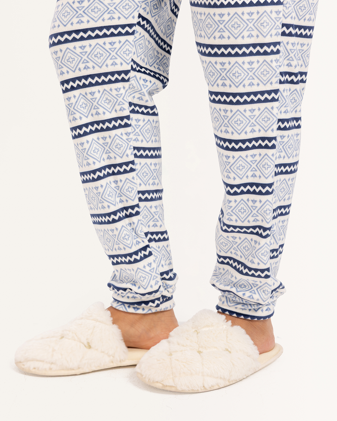 Baby it's cold outside بيجاما حريمي جاكت