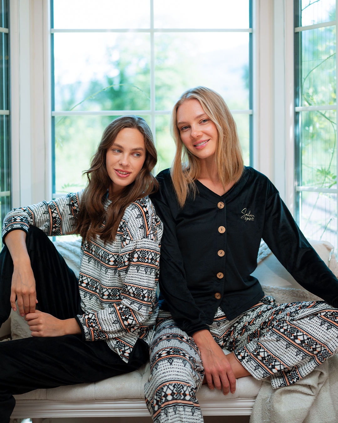 بيجاما بزراير و بنطلون مطبوع